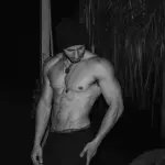 Sesso Orale a Pagamento: i vizi proibiti di un gay in carriera