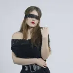 L'iniziazione bendata, Sesso al Buio